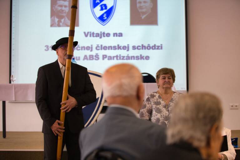 Reportáž z výroční schůze klubu Absolventů Baťovy školy práce v Partizánskom 28. 3. 2025