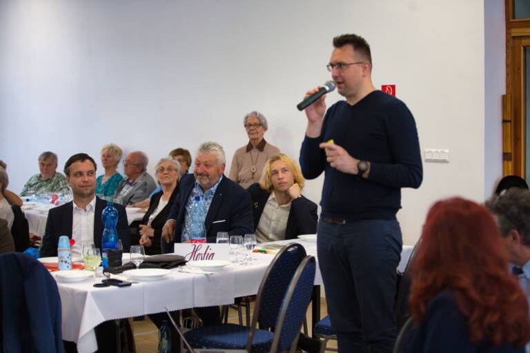 Reportáž z výroční schůze klubu Absolventů Baťovy školy práce v Partizánskom 28. 3. 2025